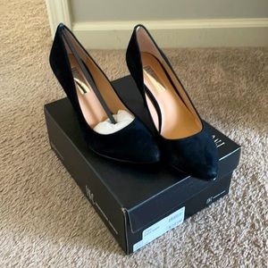 NEW: Black Suede Heels: Size 8